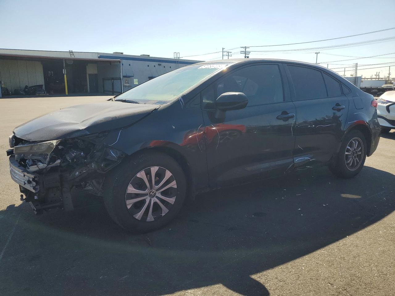 2022 Toyota Corolla Hybrid LE, VIN JTDEAMDE5NJ050121 — Front end