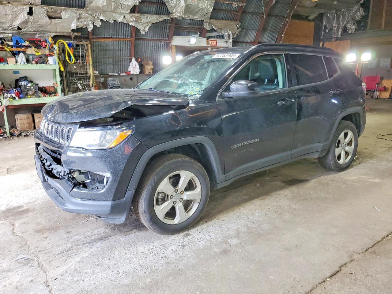 2020 Jeep Compass Latitude, VIN 3C4NJDBBXLT107217 — Front end