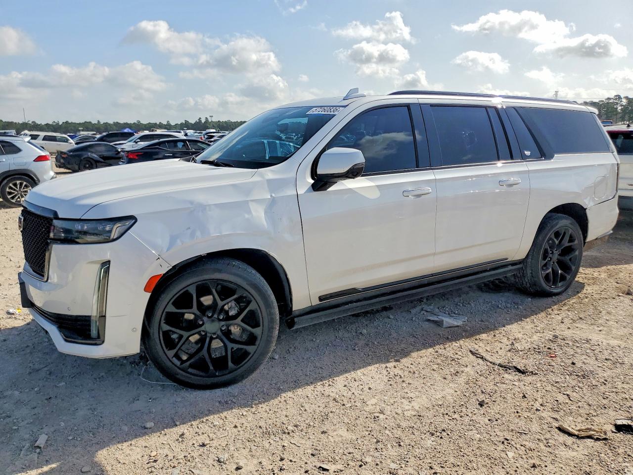 2021 Cadillac Escalade ESV Sport, VIN 1GYS4PKL4MR208925 — Перед
