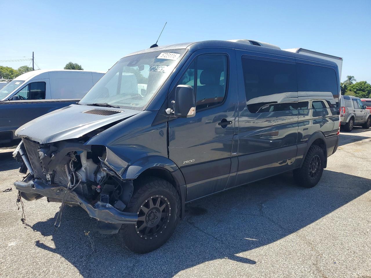 2014 Mercedes-Benz Sprinter Passenger, VIN WDZPE7DC2E5904052 — Front end