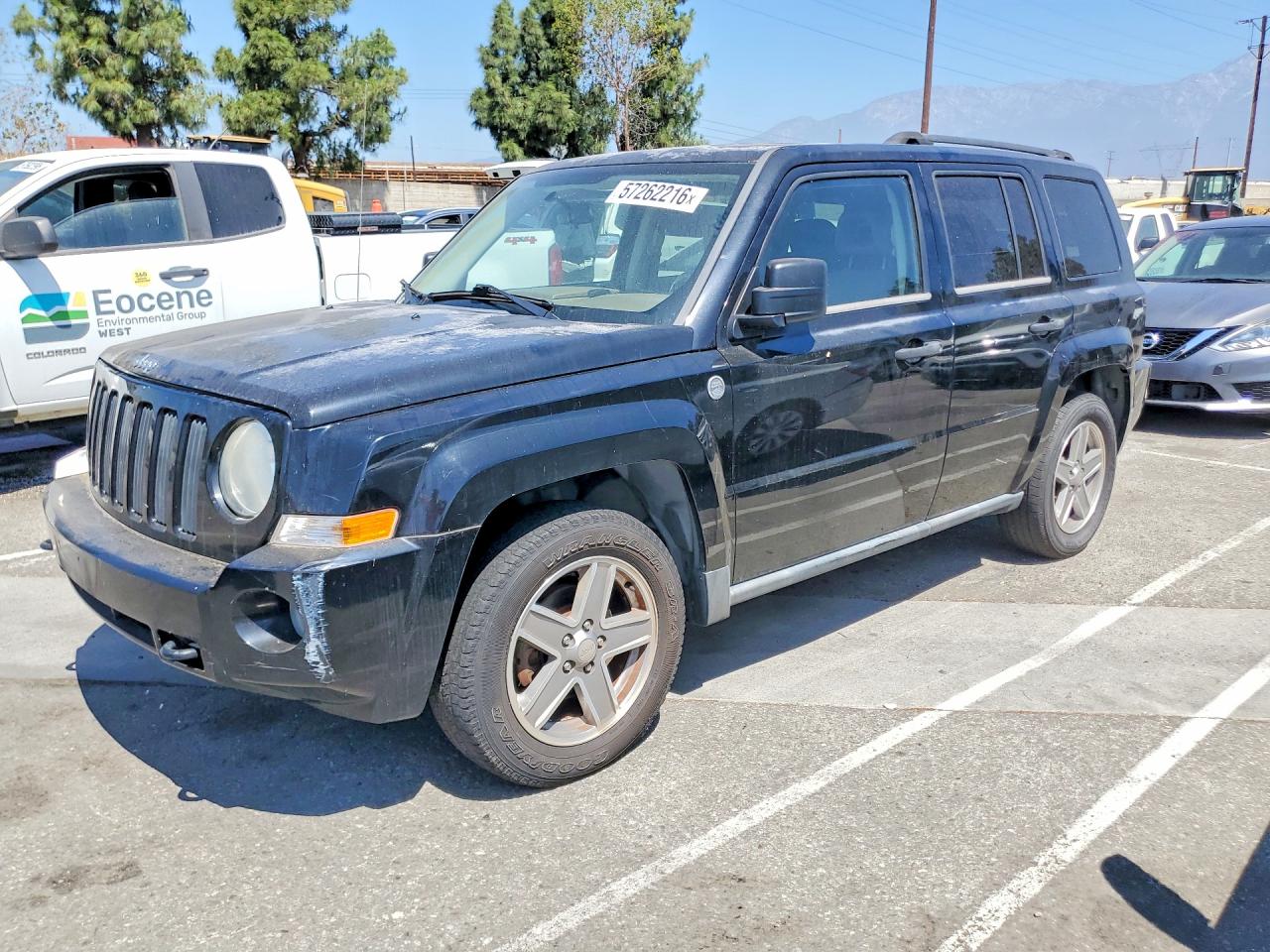 2007 Jeep Patriot Sport, VIN 1J8FF28W87D362151 — Minor dents and scratches