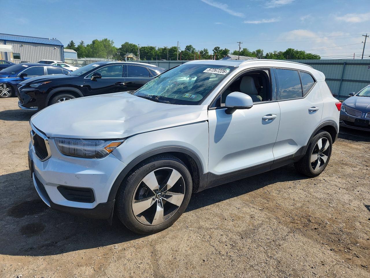 2020 Volvo XC40 Momentum, VIN YV4162UK5L2181032 — Крыша