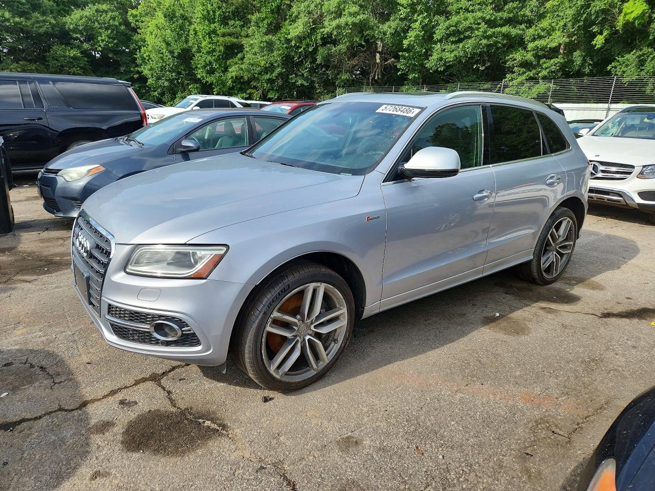 2016 Audi SQ5 Premium Plus, VIN WA1CCAFP4GA042779 — Перед