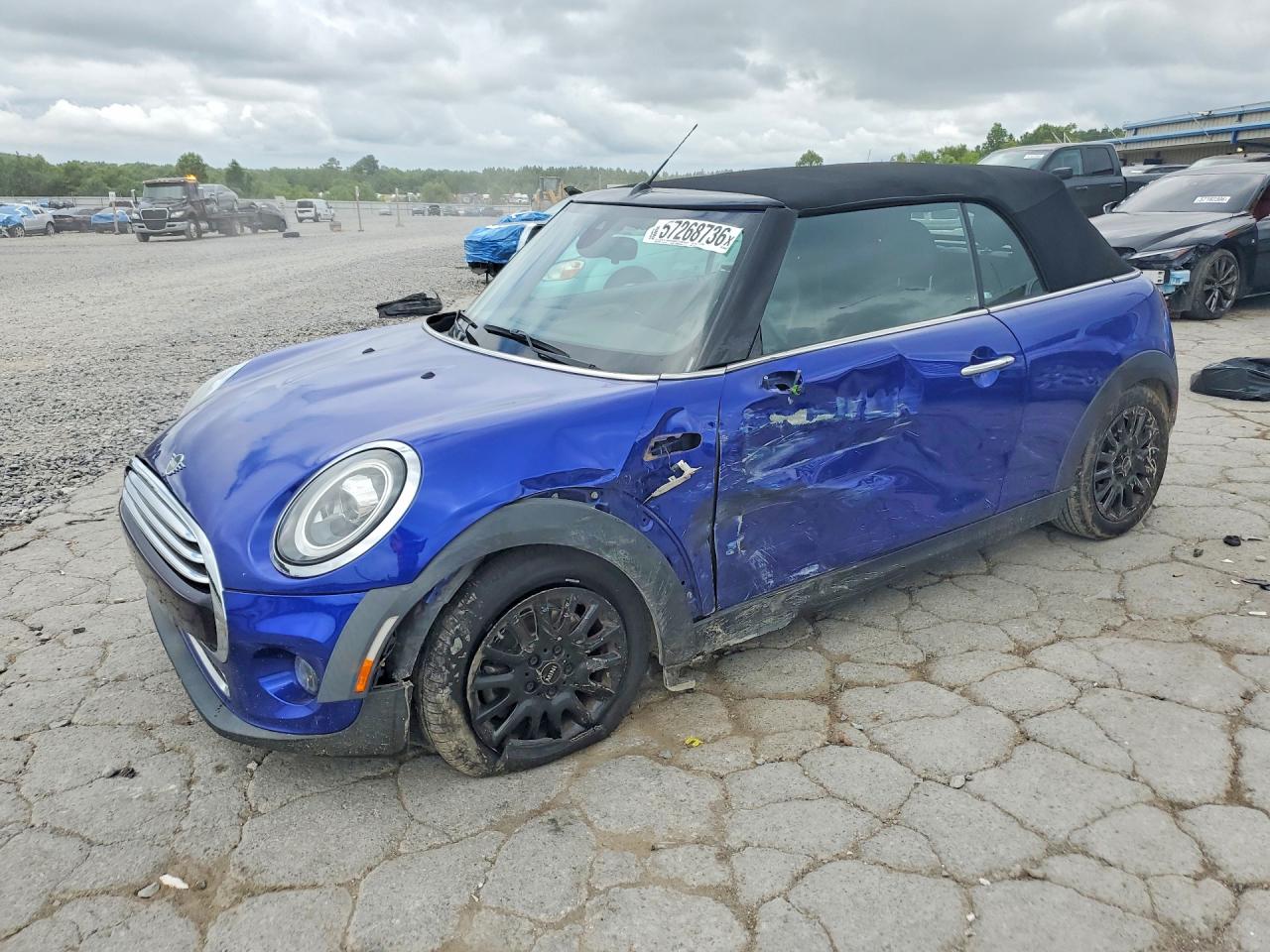2020 MINI Convertible Cooper, VIN WMWWJ3C00L3L69803 — Бок