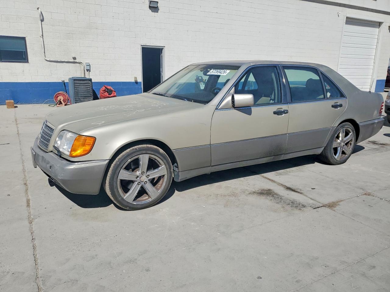 1994 Mercedes-Benz S, VIN WDBGA51E8RA152889 — Minor dents and scratches