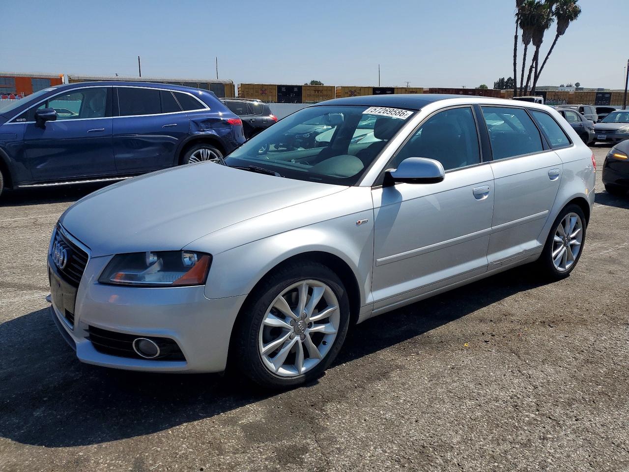 2011 Audi A3 Premium, VIN WAUBEAFM0BA106405 — Front end