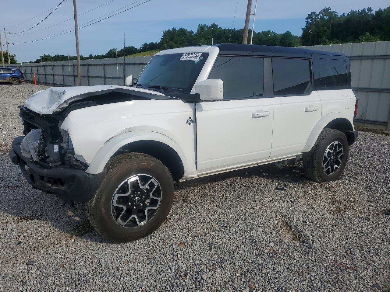 2024 Ford Bronco Outer Banks, VIN 1FMDE8BH2RLB05232 — Front end