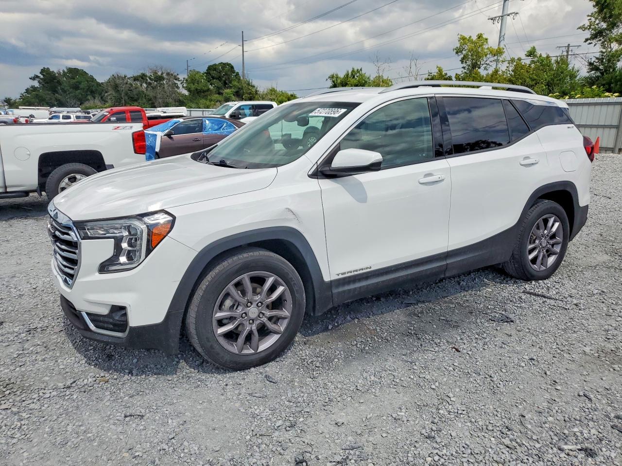 2023 GMC Terrain SLT, VIN 3GKALPEG2PL103142 — Minor dents and scratches