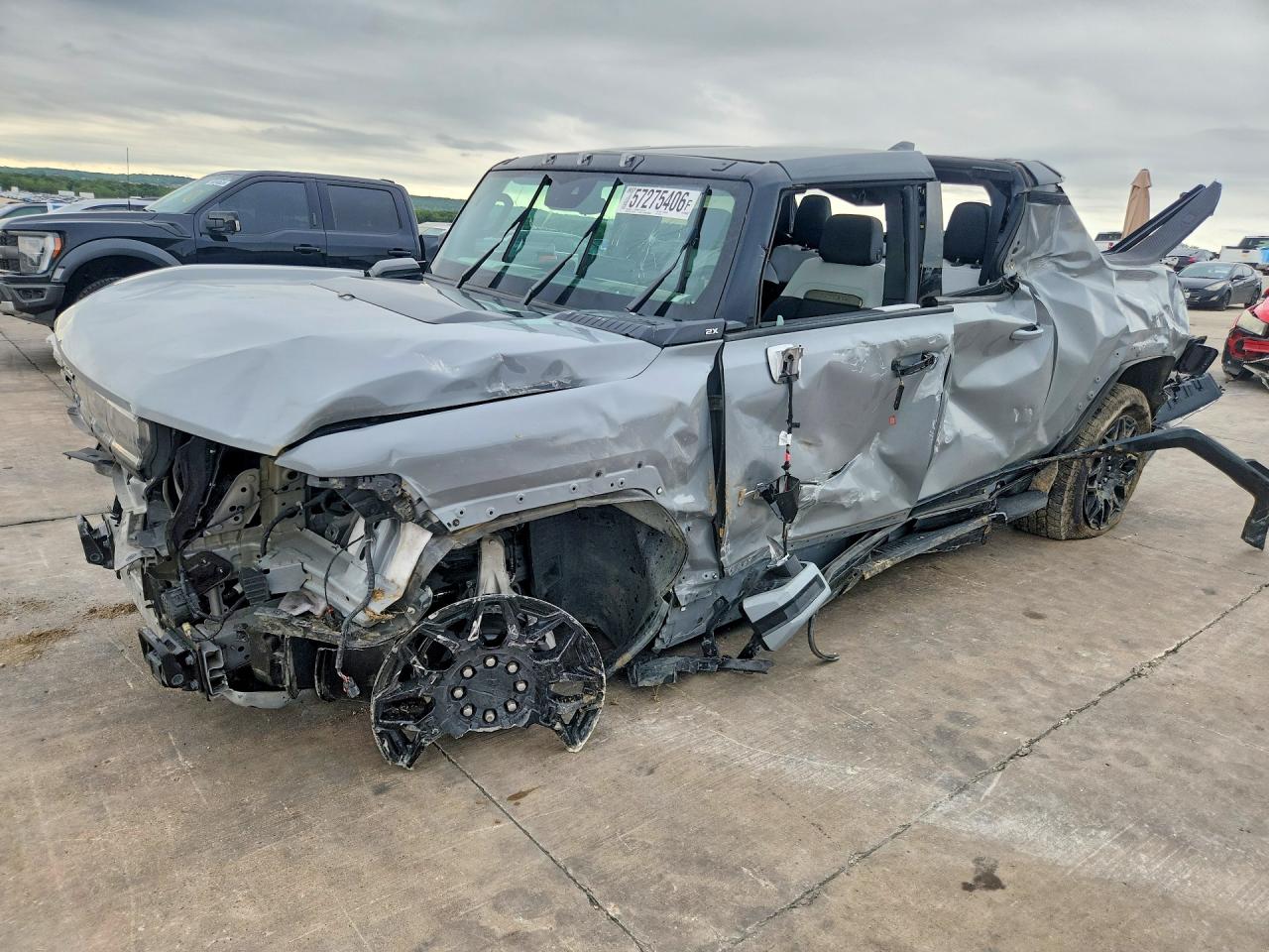 2025 GMC HUMMER EV Pickup 2X, VIN 1GT10BDD5SU107540 — Rollover