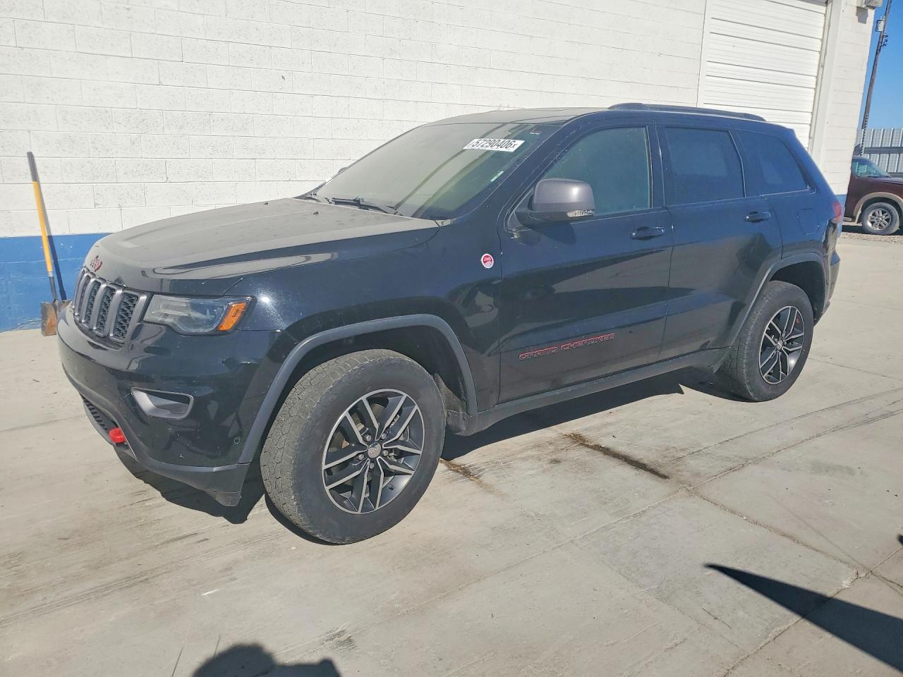 2017 Jeep Grand Cherokee Trailhawk, VIN 1C4RJFLG9HC632134 — Interior fire