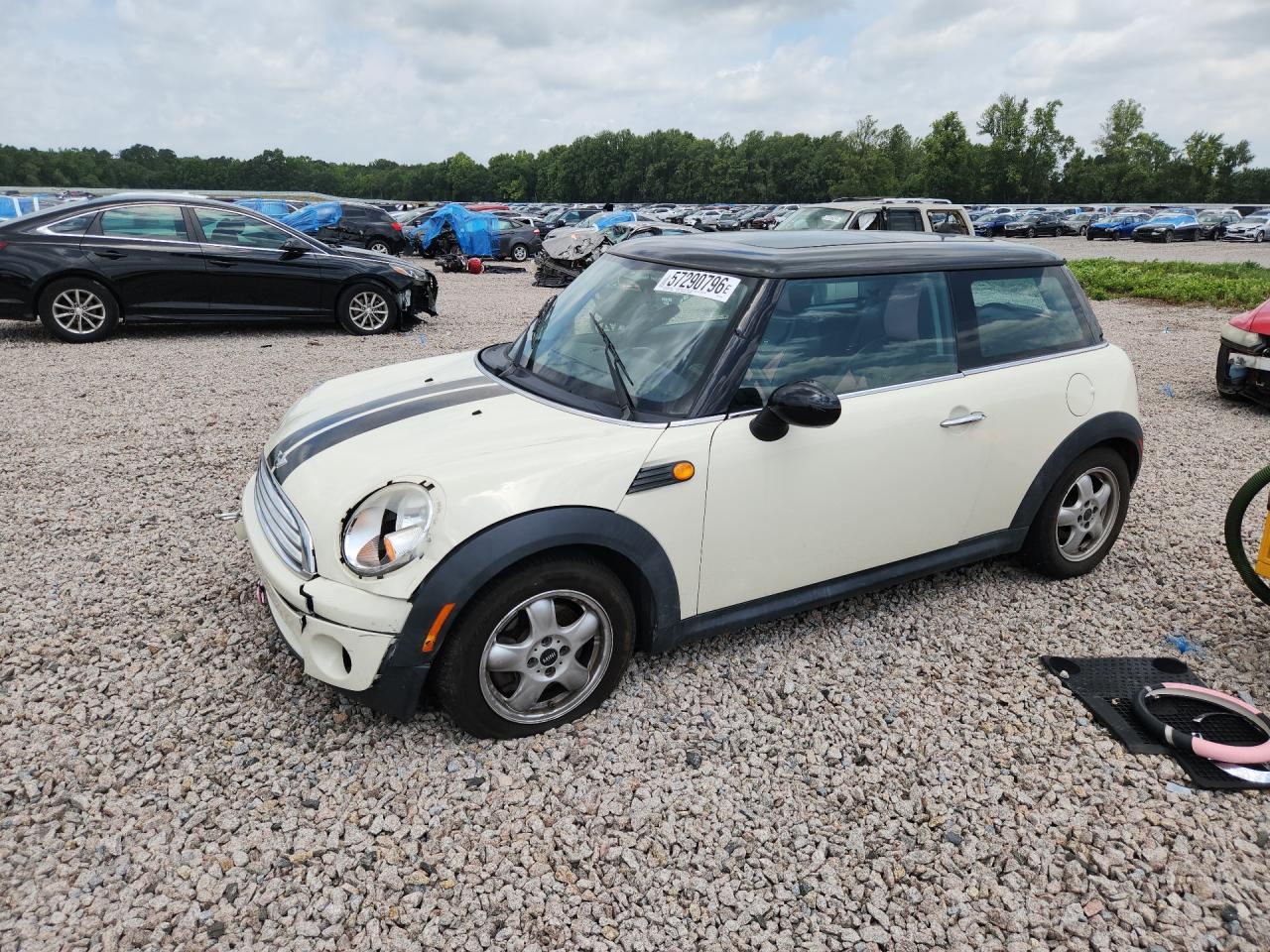 2010 MINI Hardtop, VIN WMWMF3C55ATZ65765 — Фото с аукциона 1 of 4
