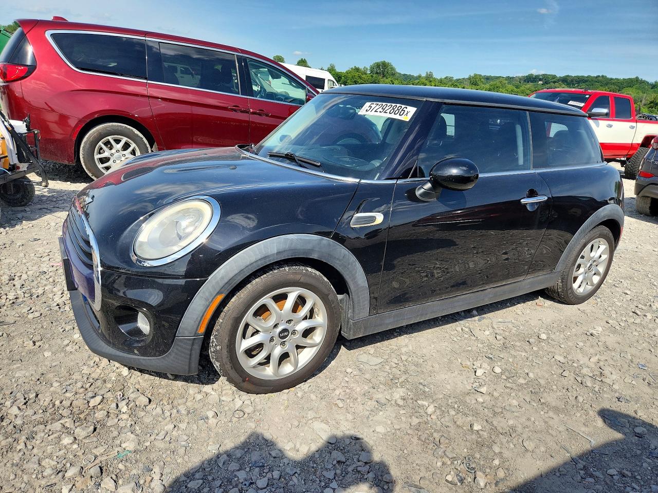 2016 MINI Hardtop, VIN WMWXP5C58G3B77015 — Minor dents and scratches
