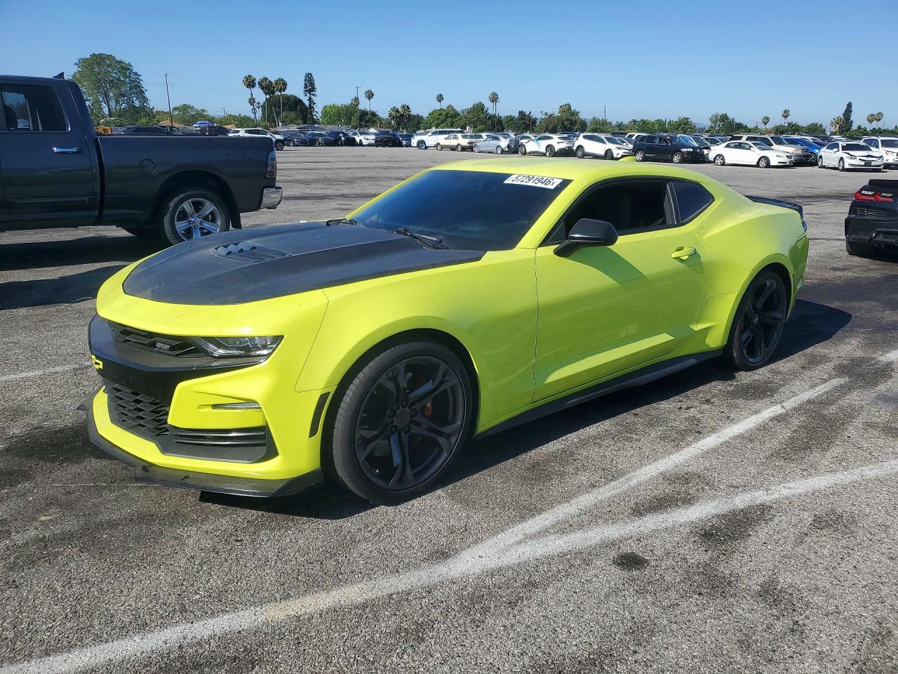 2019 Chevrolet Camaro 1SS, VIN 1G1FE1R70K0147643 — Вандализм