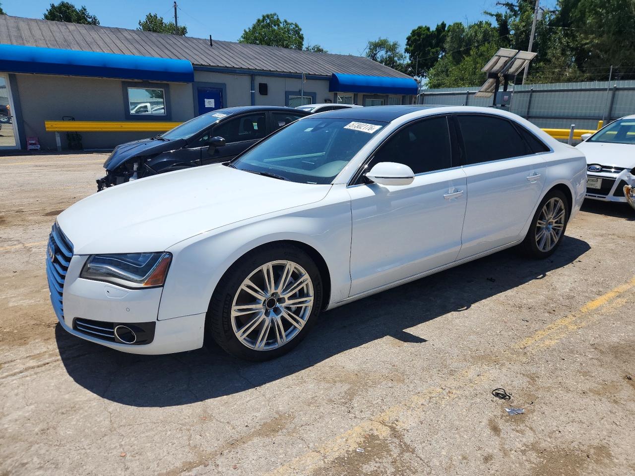 2013 Audi A8 4.0L, VIN WAUR2AFD4DN014698 — Бок