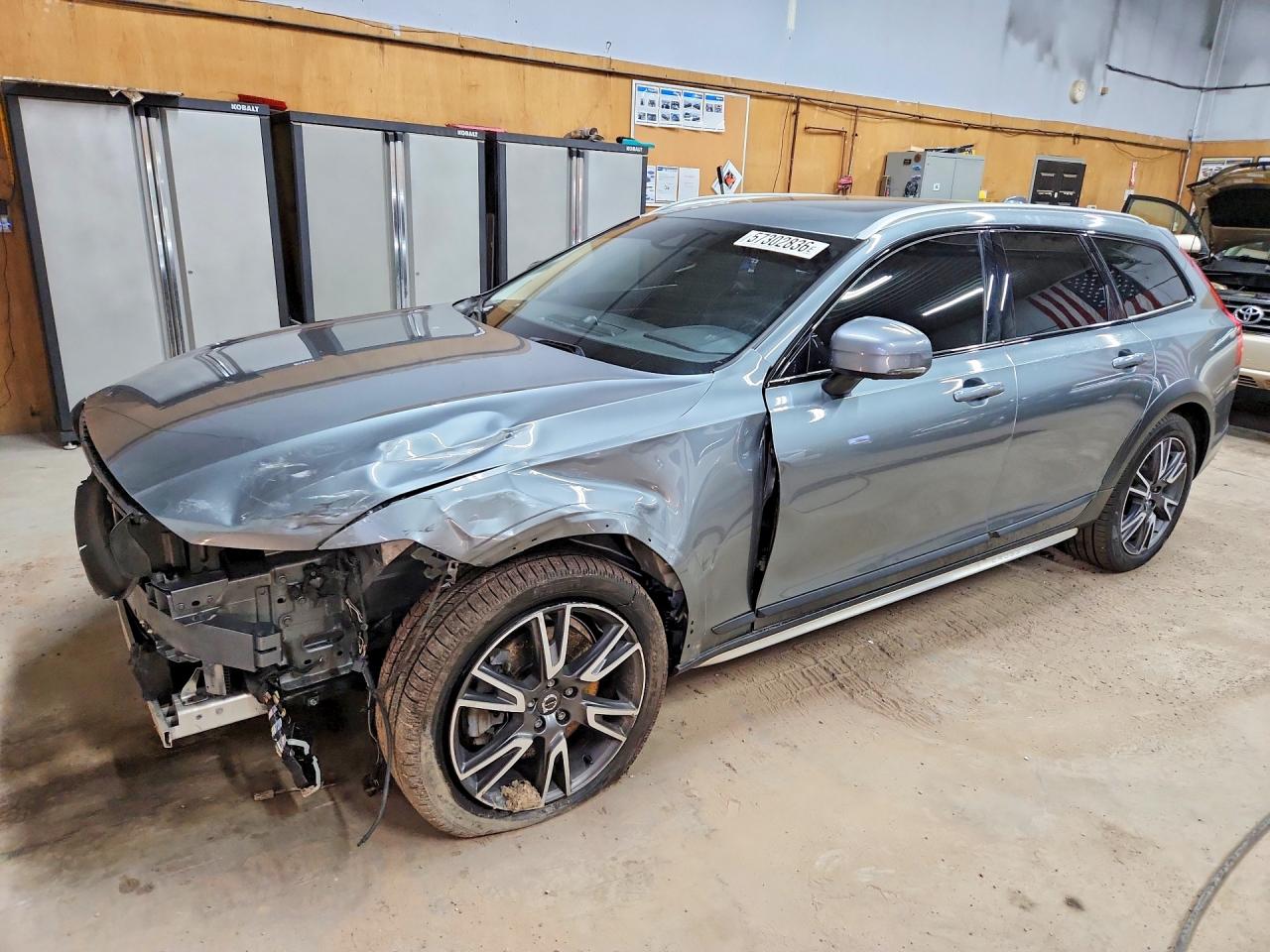 2017 Volvo V90, VIN YV4A22NL5H1001662 — Front end