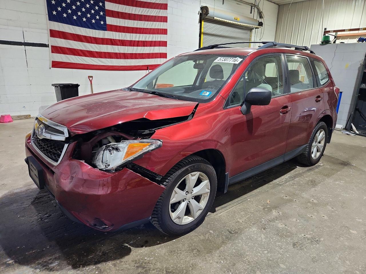 2016 Subaru Forester 2.5i, VIN JF2SJABC7GH445139 — Перед