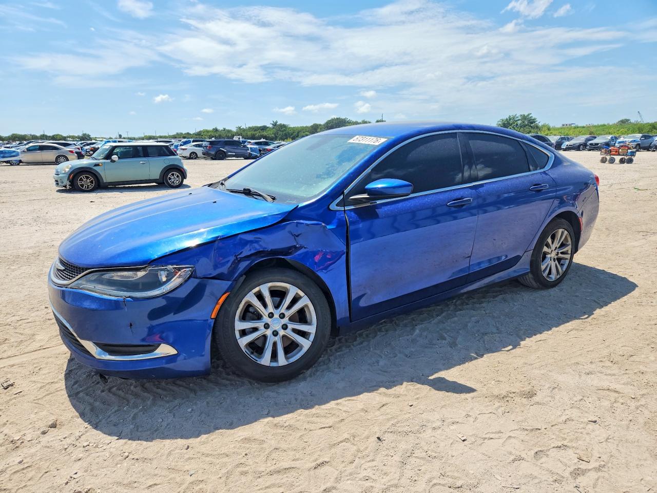 2016 Chrysler 200 Limited, VIN 1C3CCCAB0GN154909 — Перед