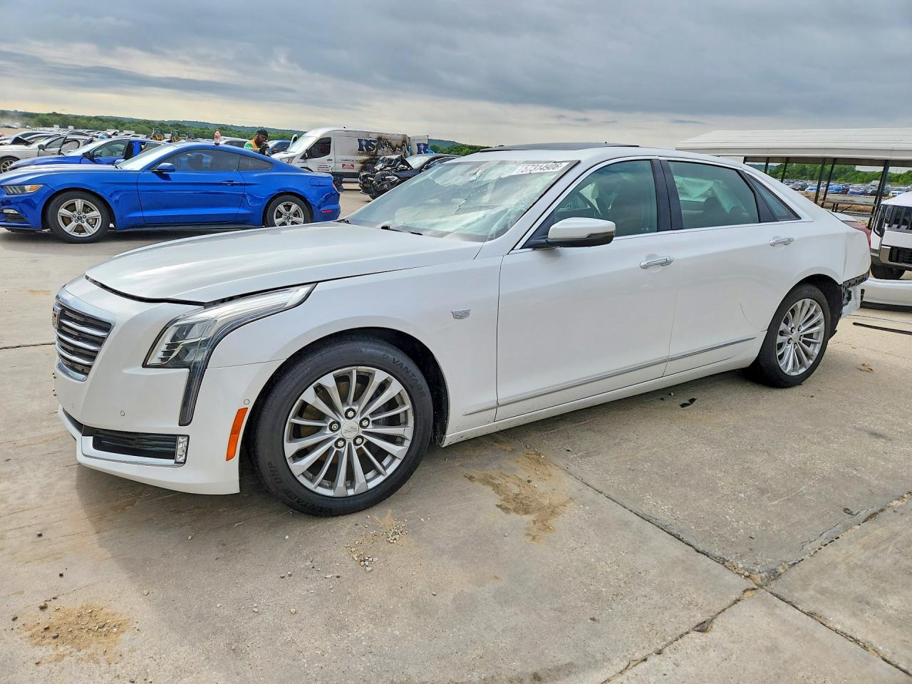 2018 Cadillac CT6 Luxury RWD, VIN 1G6KC5RX2JU151271 — Side