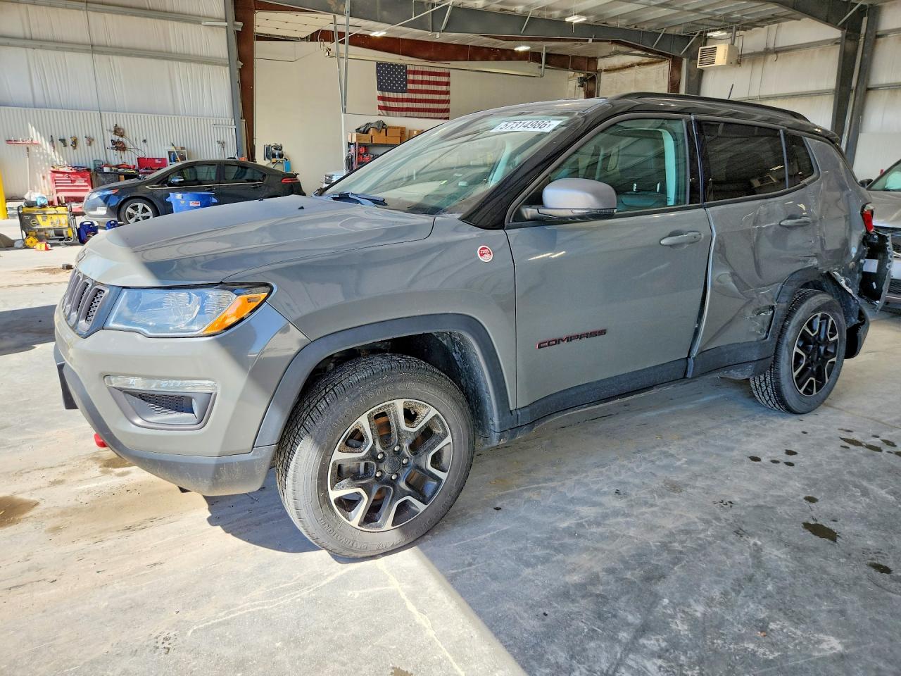 2020 Jeep Compass Trailhawk, VIN 3C4NJDDBXLT123480 — Rear end