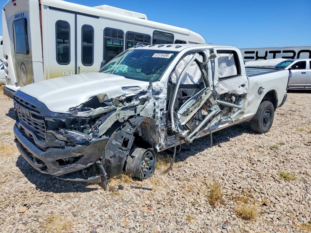 2026 Ram 2500 Tradesman, VIN 3C63R5CL0TG156665 — Бок