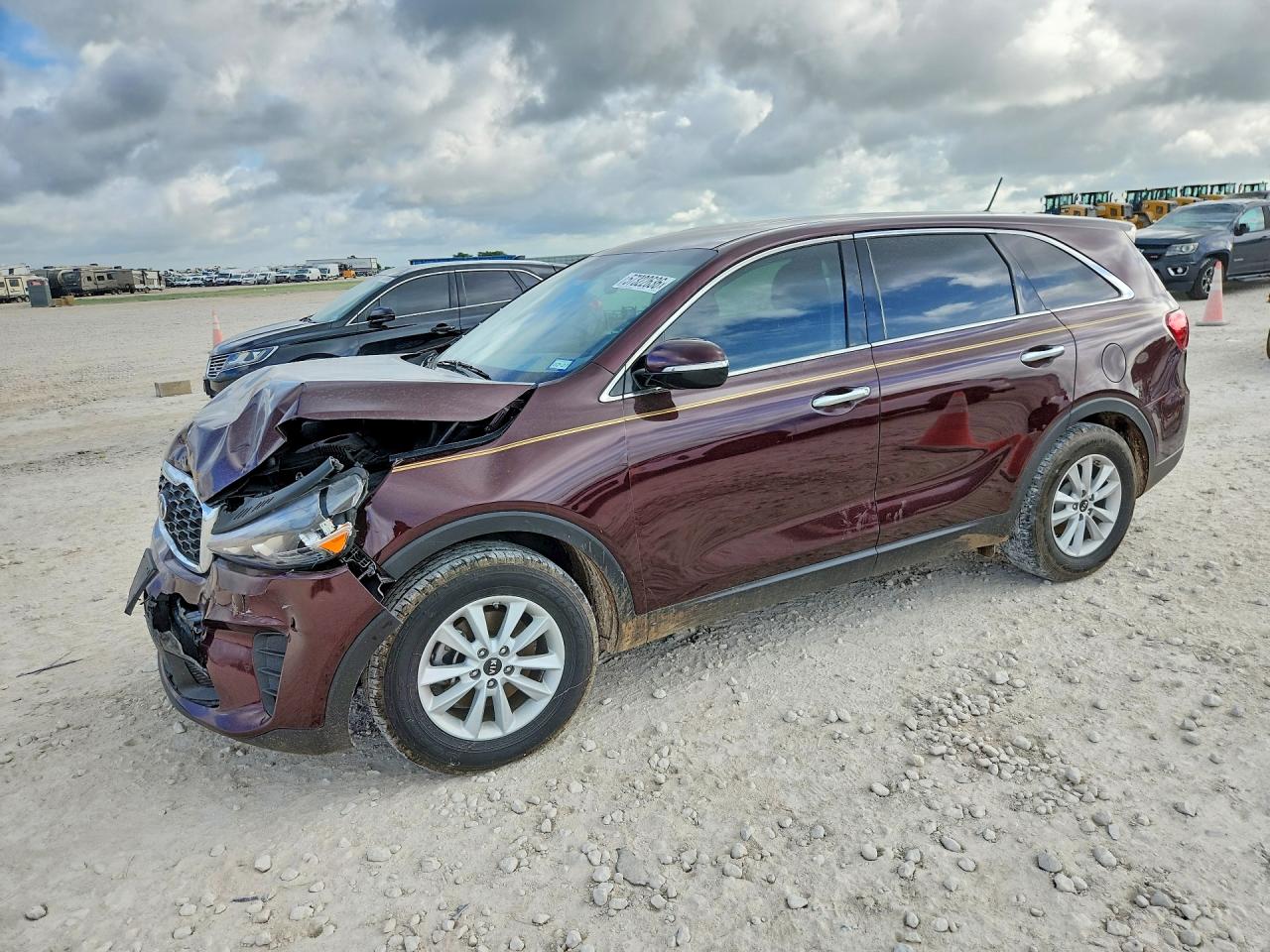 2019 Kia Sorento LX, VIN 5XYPG4A33KG511287 — Front end