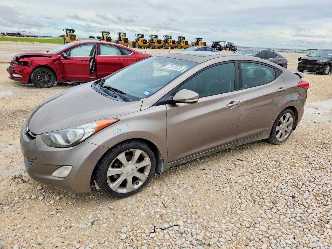 2013 Hyundai Elantra Limited, VIN 5NPDH4AE5DH397953 — Rear end