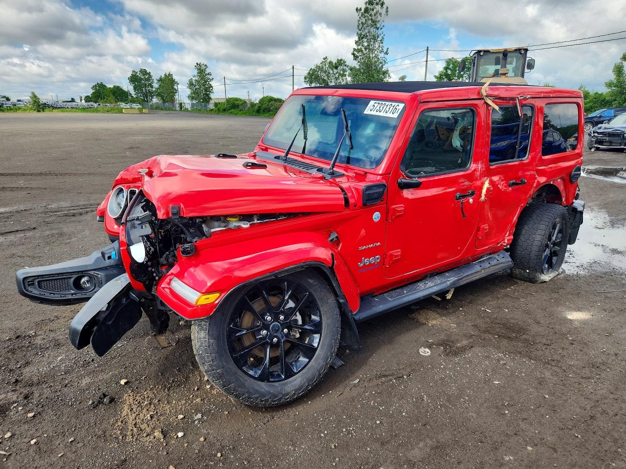 2024 Jeep Wrangler Sahara, VIN 1C4RJXP60RW198709 — Перед