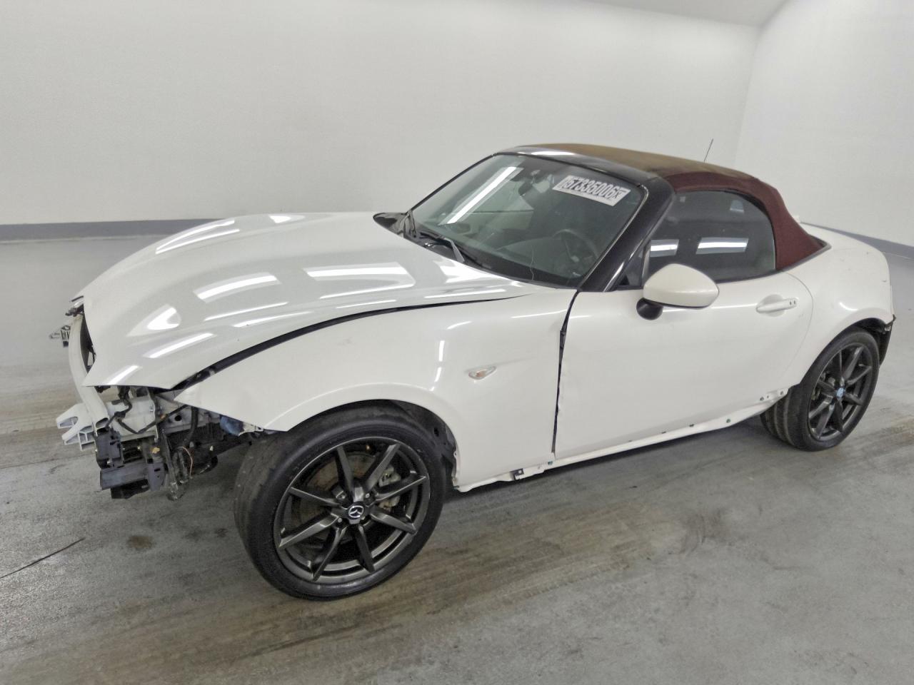 2018 Mazda MX-5 Miata Grand Touring, VIN JM1NDAD70J0201857 — Front end