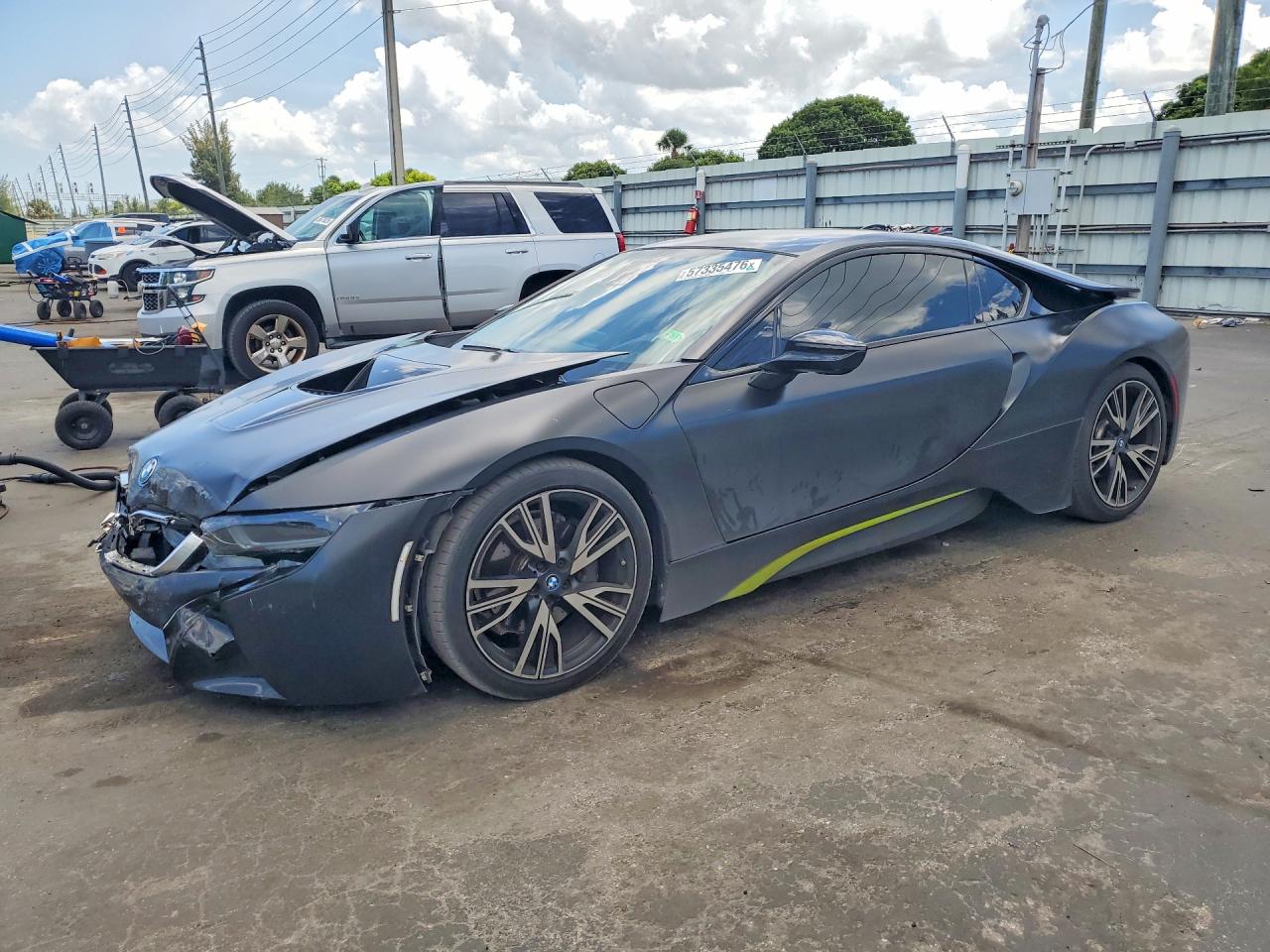 2017 BMW i8, VIN WBY2Z2C32HV676575 — Front end
