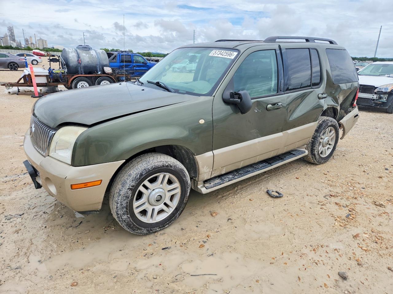 2004 Mercury Mountaineer Convenience, VIN 4M2ZU66K64ZJ42825 — Rear end