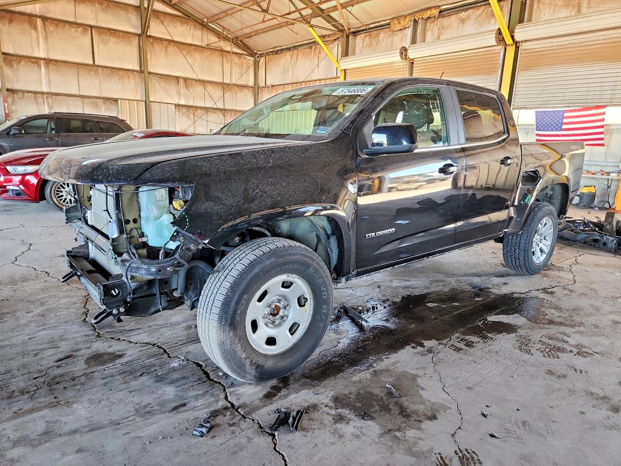 2019 Chevrolet Colorado 4WD LT, VIN 1GCGTCEN0K1361625 — Rear end