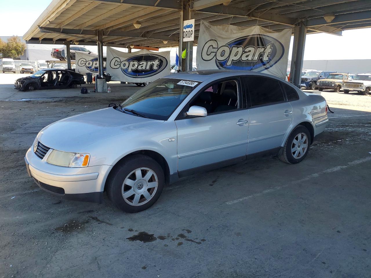 2000 Volkswagen Passat GLS, VIN WVWTH23B0YE378395 — Vandalism