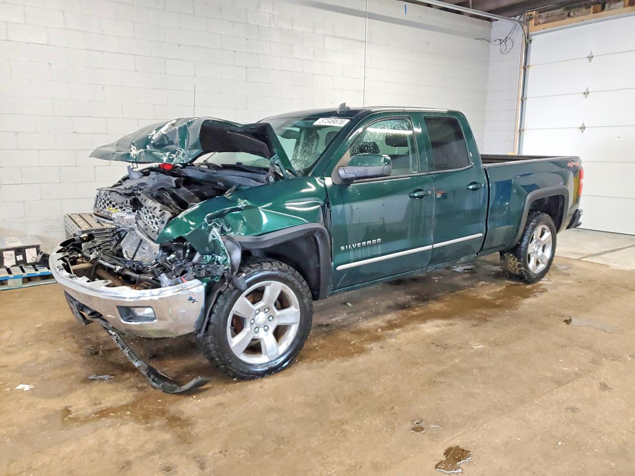 2014 Chevrolet Silverado 1500 LT, VIN 1GCVKREC1EZ322883 — Front end