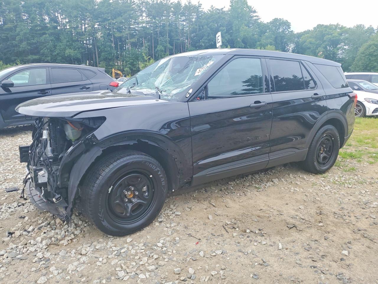 2025 Ford Police Interceptor Utility, VIN 1FM5K8AW7SGB87812 — Front end