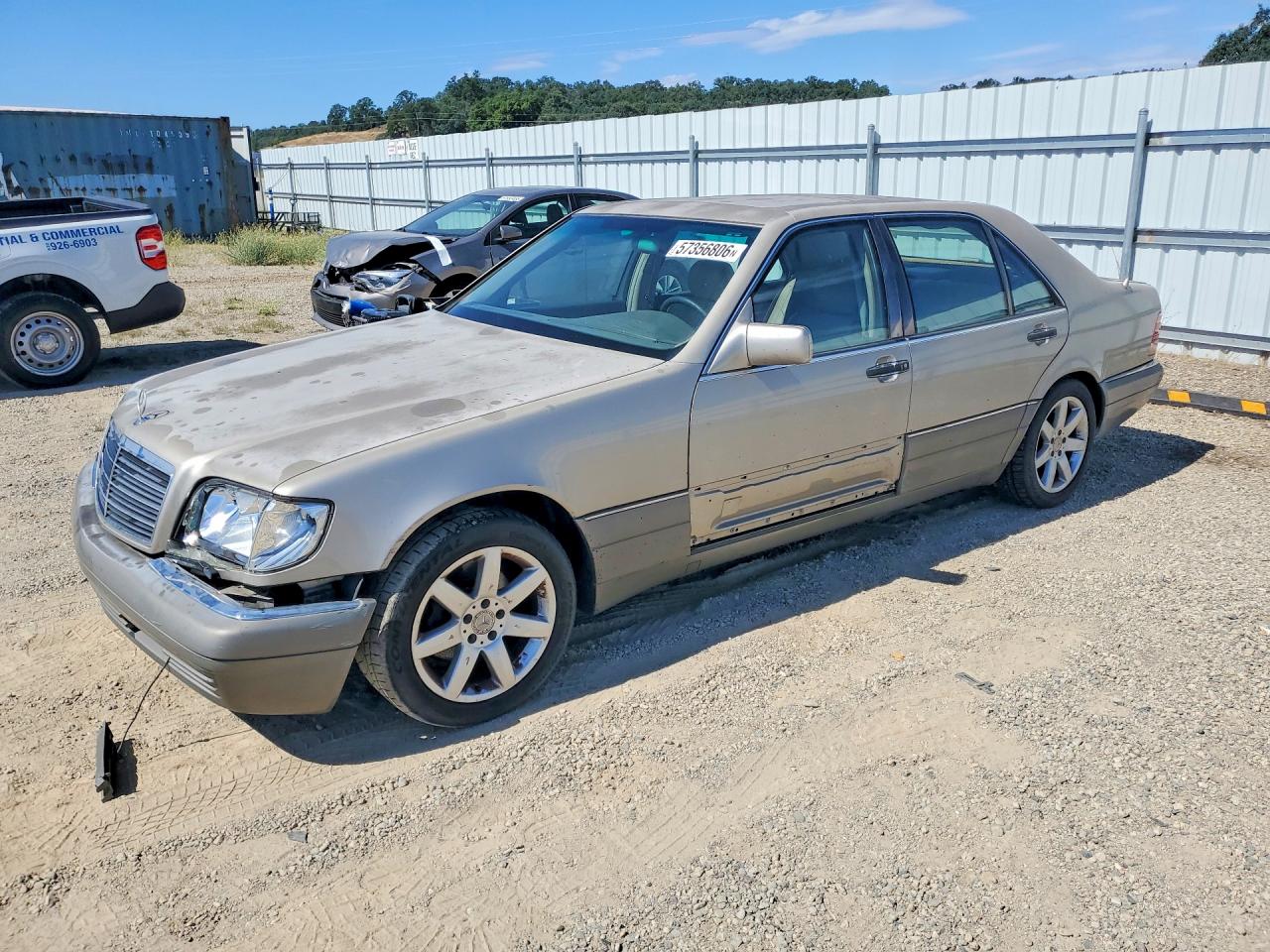 1995 Mercedes-Benz S 320, VIN WDBGA43E9SA252433 — Front end