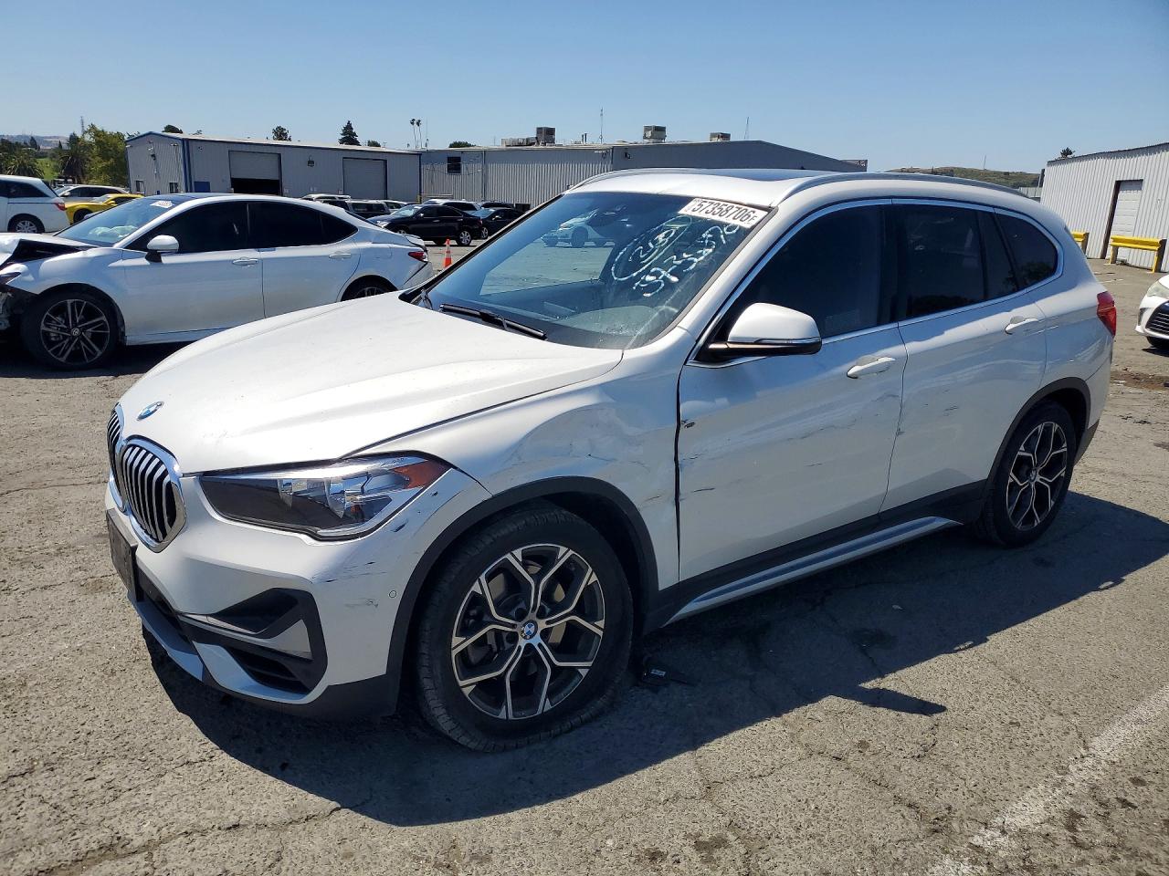 2020 BMW X1 sDrive28i, VIN WBXJG7C00L5R57128 — Front end