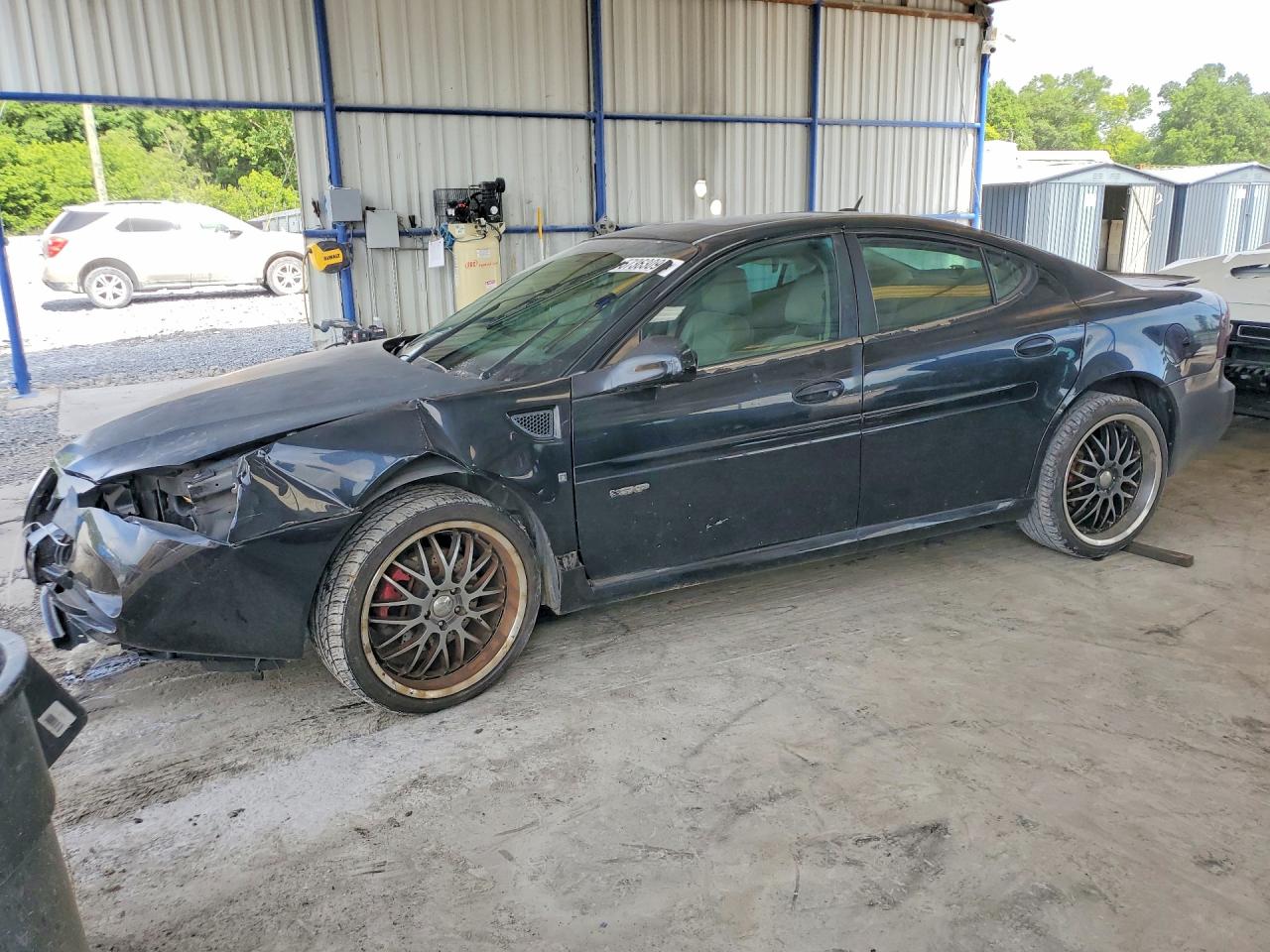 2006 Pontiac Grand Prix GXP, VIN 2G2WC58C061305383 — Front end