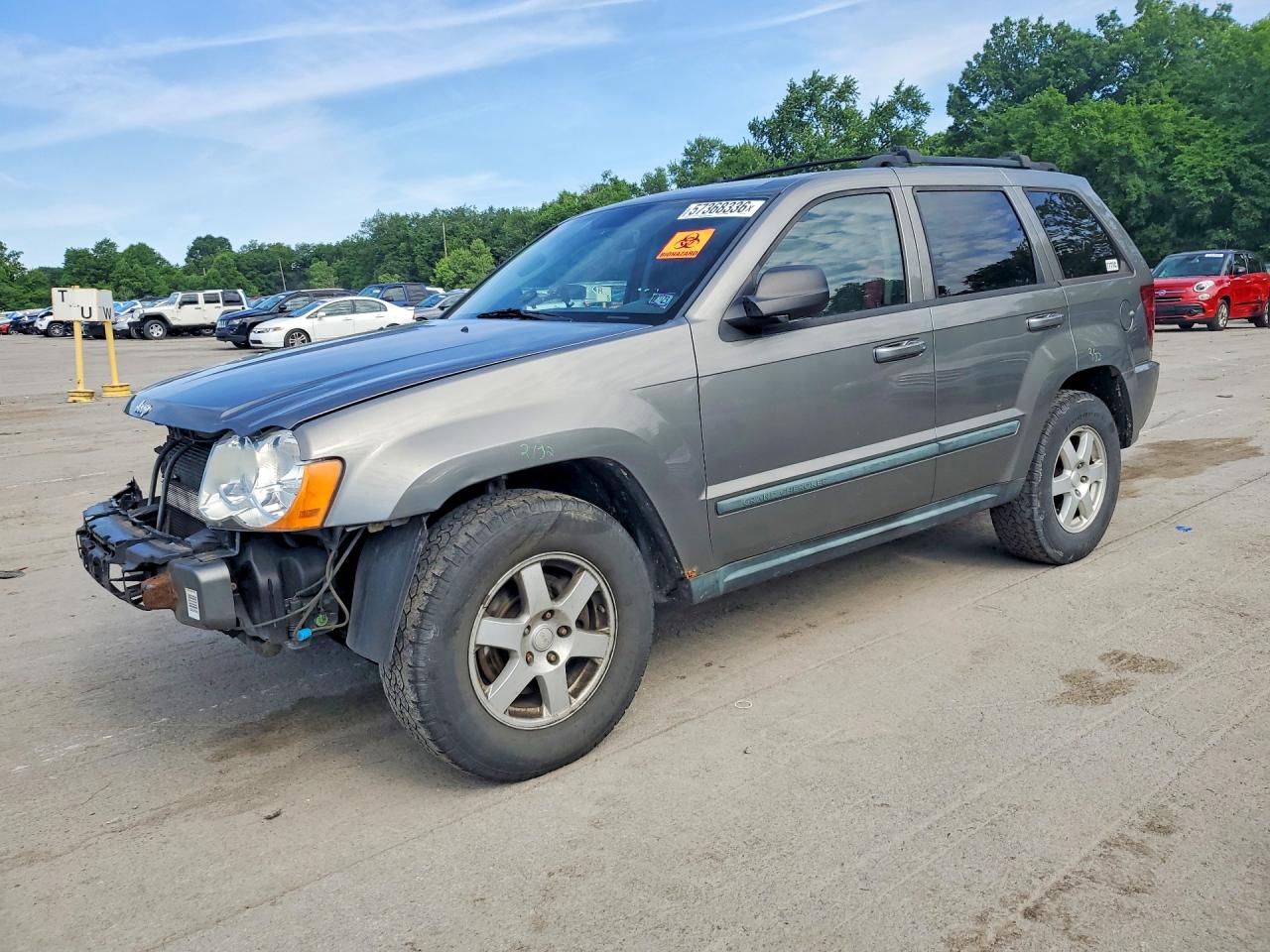 2008 Jeep Grand Cherokee Laredo, VIN 1J8GR48K78C106255 — Front end