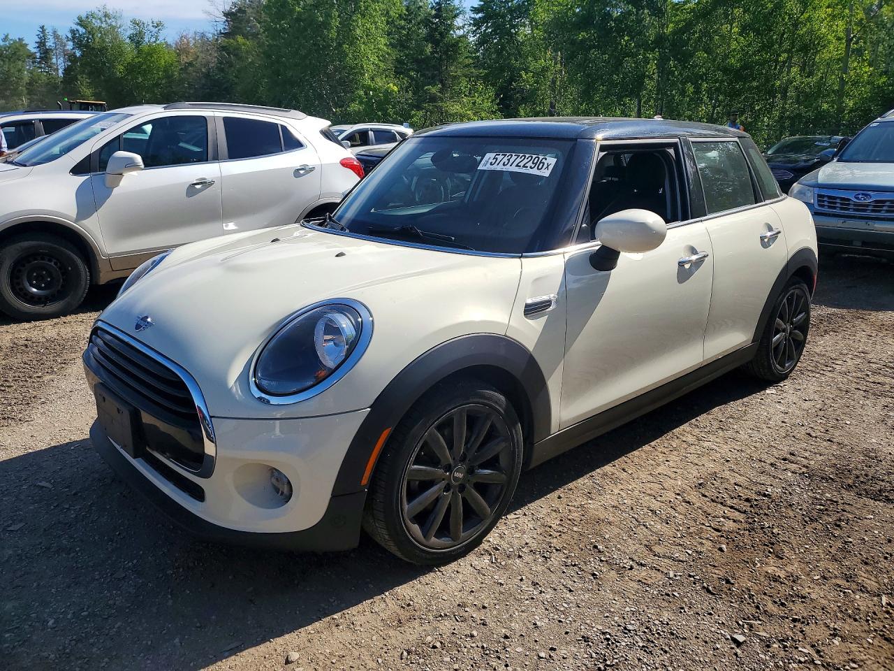 2020 MINI Hardtop 4 Door Cooper, VIN WMWXU7C06L2L41500 — Minor dents and scratches