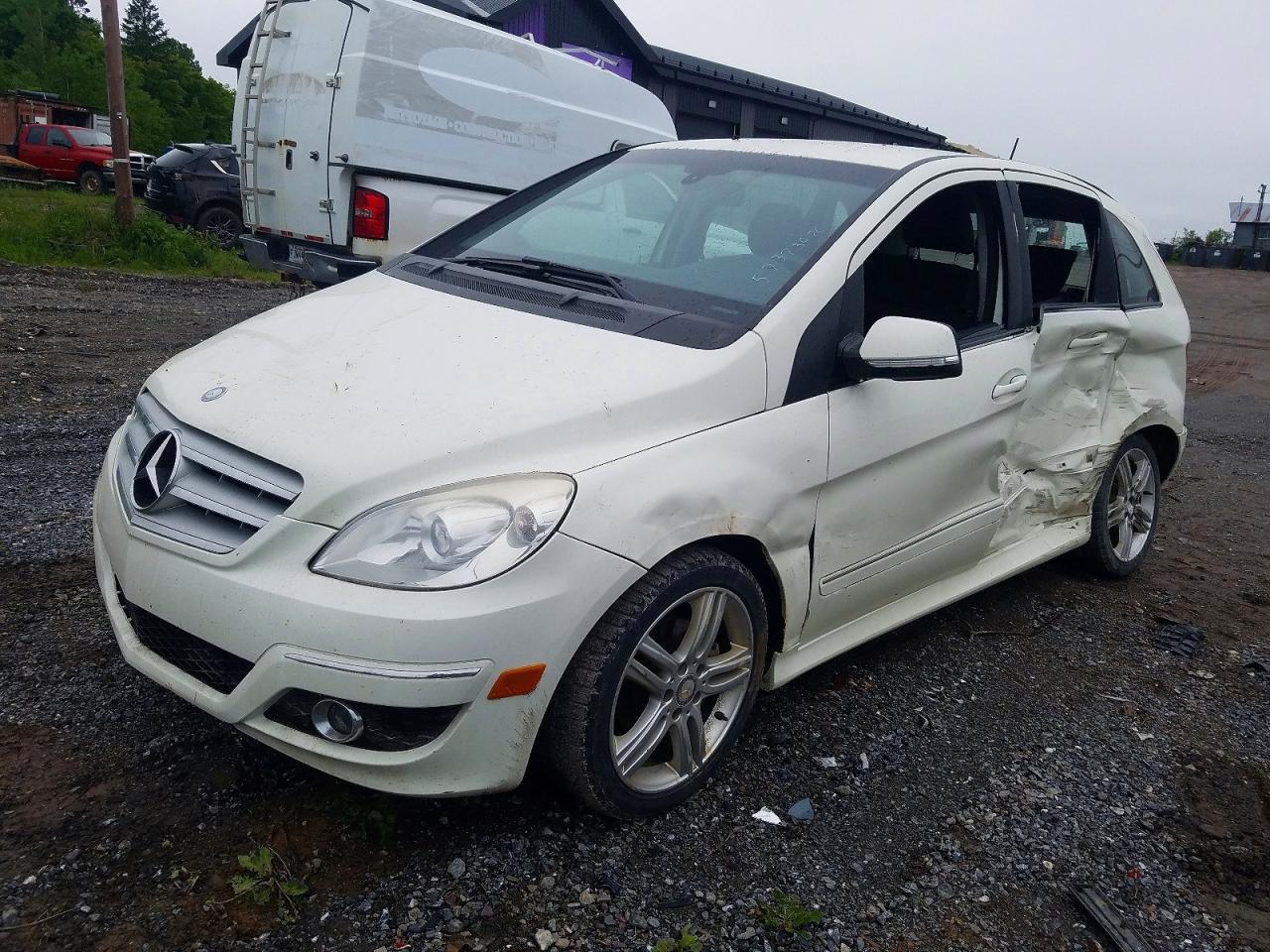 2011 Mercedes-Benz B 200, VIN WDDFH3DB3BJ741343 — Side