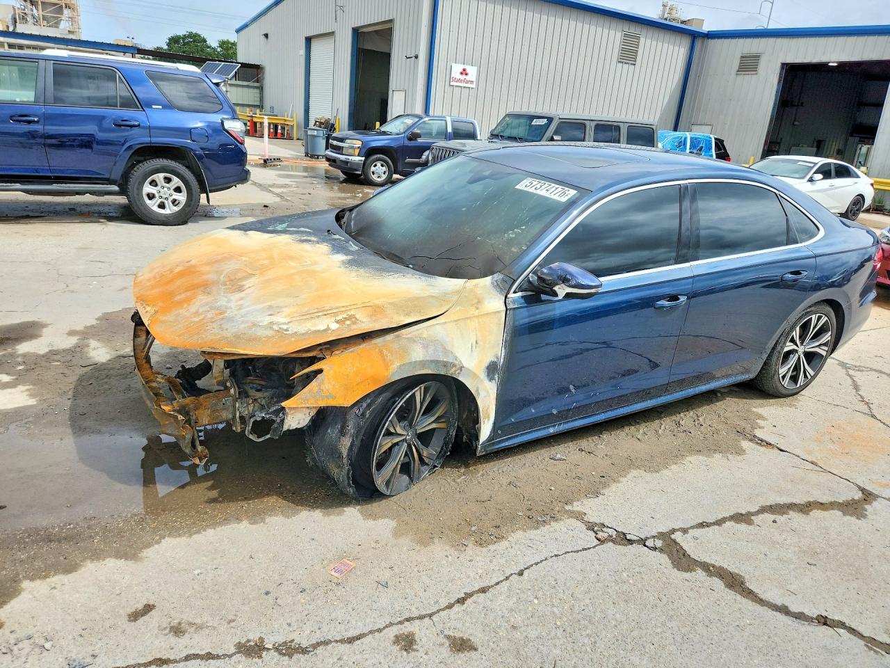 2022 Volkswagen Passat SE, VIN 1VWSA7A39NC004543 — Engine fire