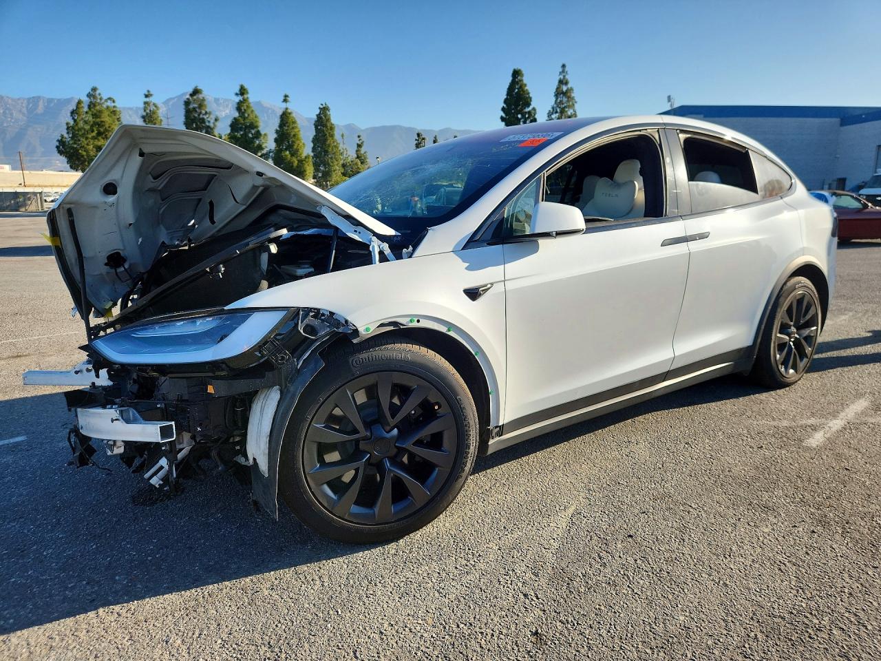 2022 Tesla Model X, VIN 7SAXCAE56NF362491 — Front end