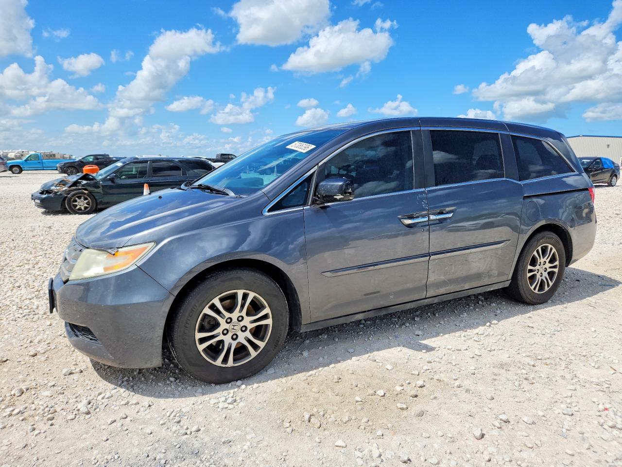 2013 Honda Odyssey EX-L, VIN 5FNRL5H61DB023055 — Front end
