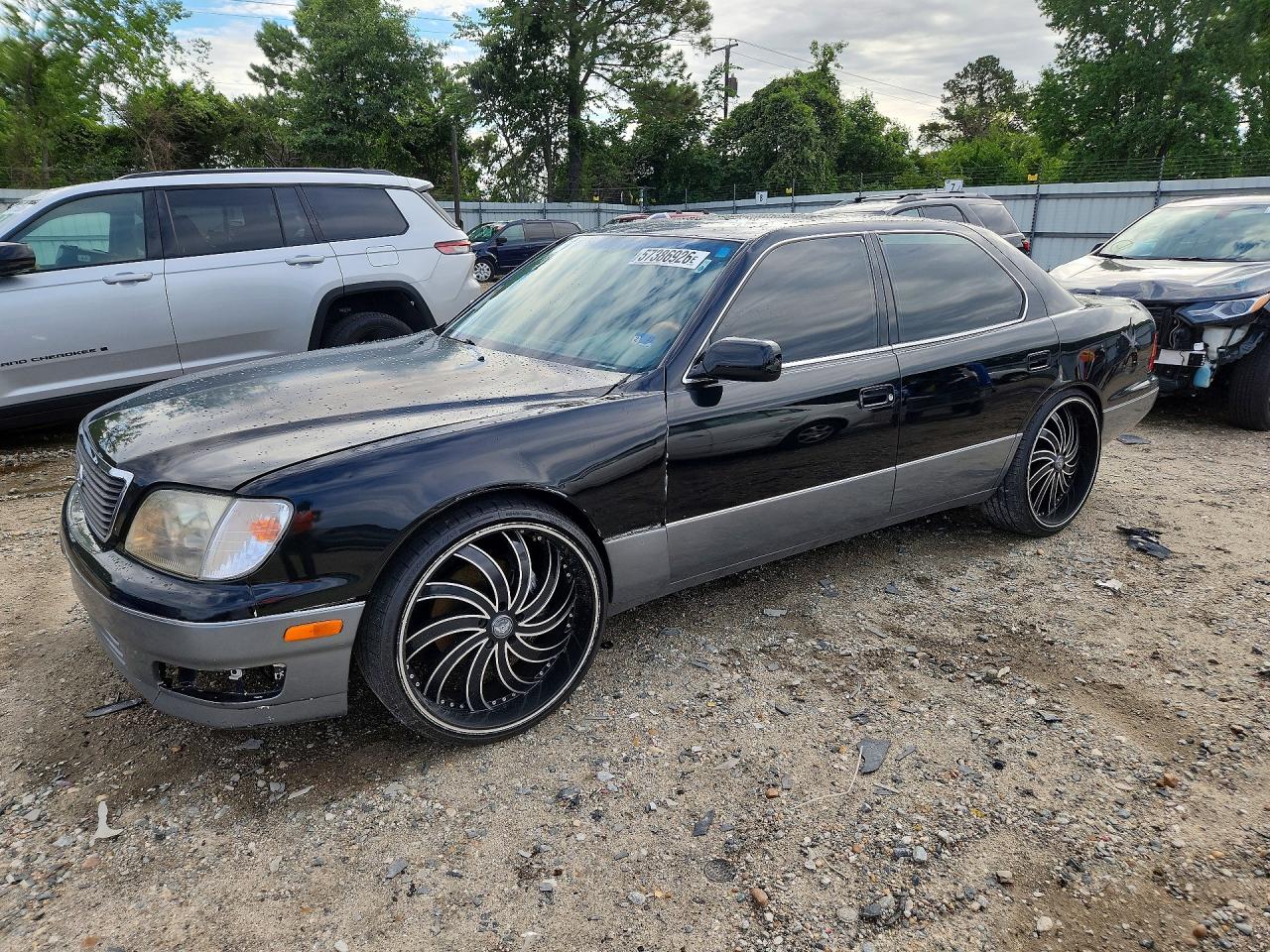 1999 Lexus LS 400, VIN JT8BH28F4X0143337 — Front end