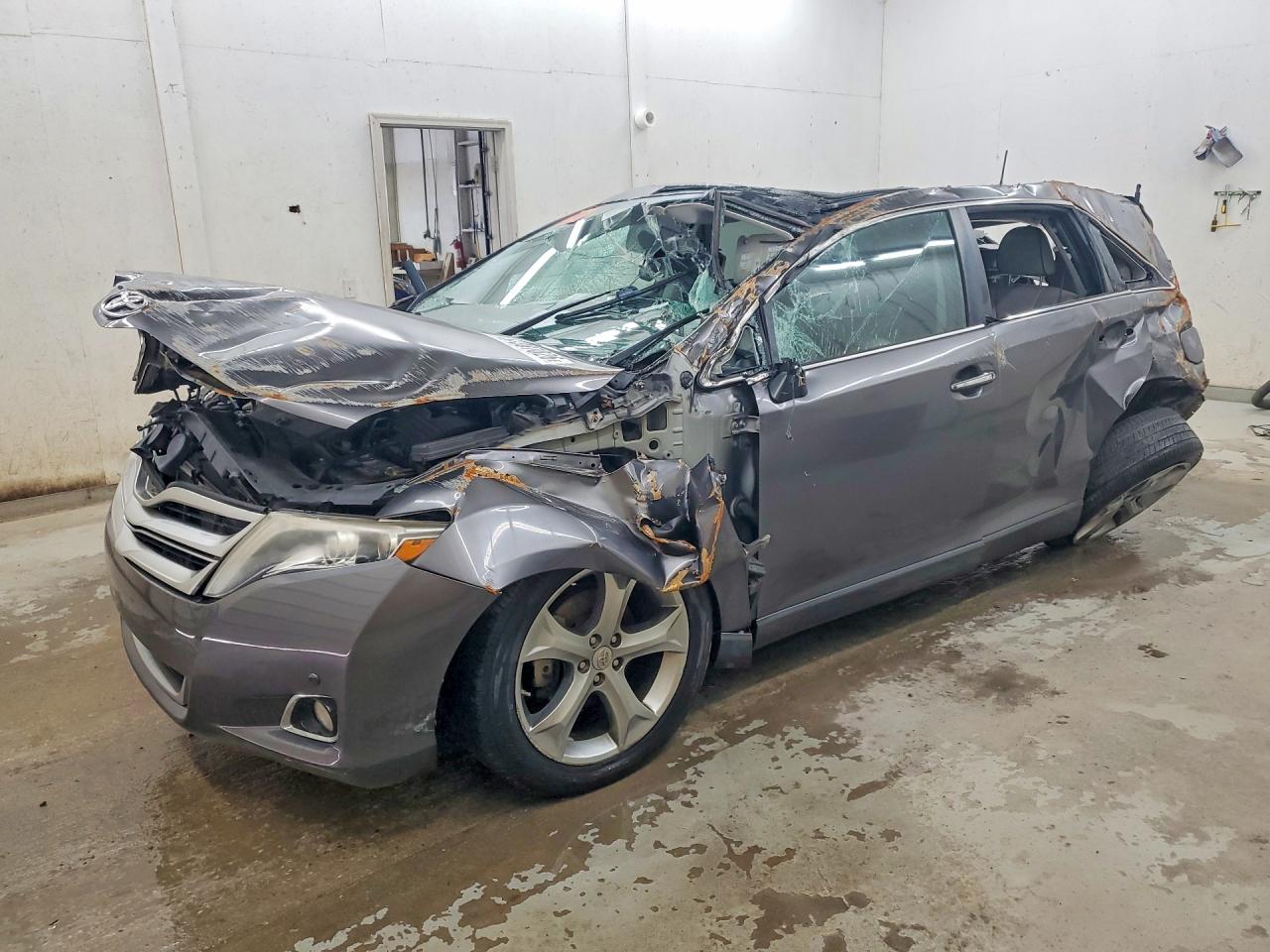 2014 Toyota Venza XLE, VIN 4T3ZK3BB1EU063743 — Rollover