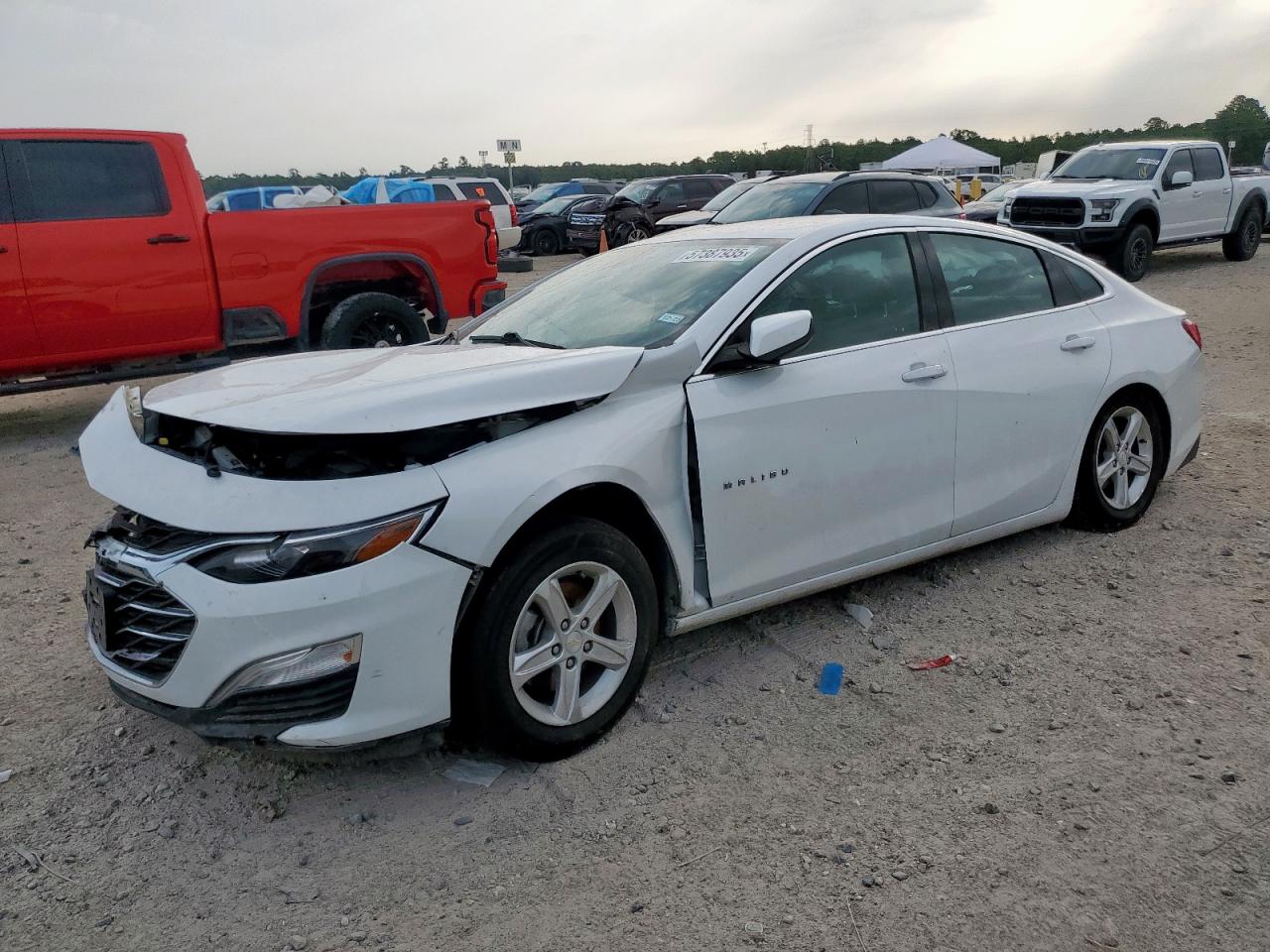 2022 Chevrolet Malibu LS, VIN 1G1ZC5ST3NF173043 — Front end