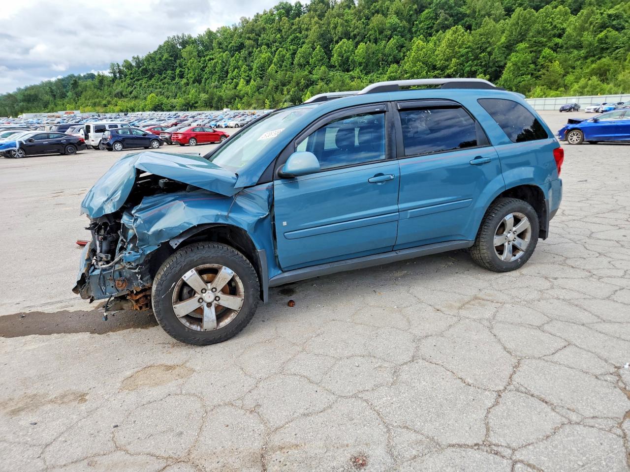 2008 Pontiac Torrent, VIN 2CKDL43F586039727 — Front end