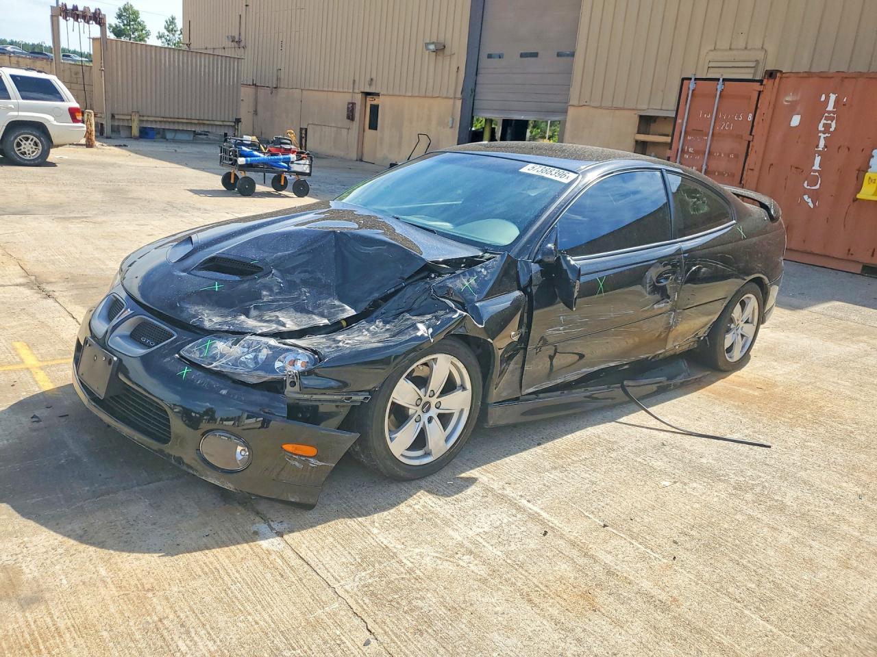 2006 Pontiac GTO, VIN 6G2VX12UX6L552711 — Front end