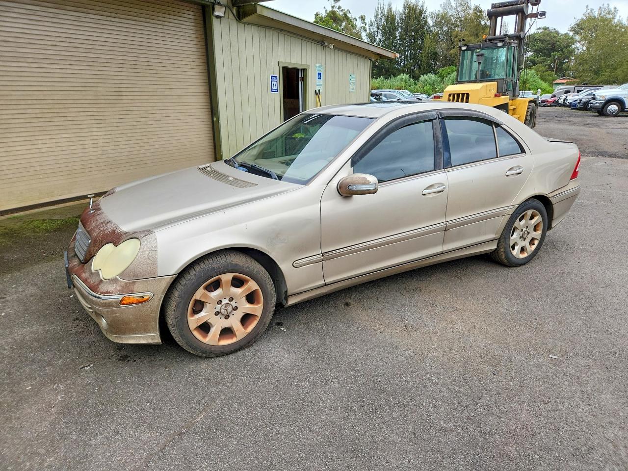 2005 Mercedes-Benz C 240, VIN WDBRF81J55F638131 — Rear end