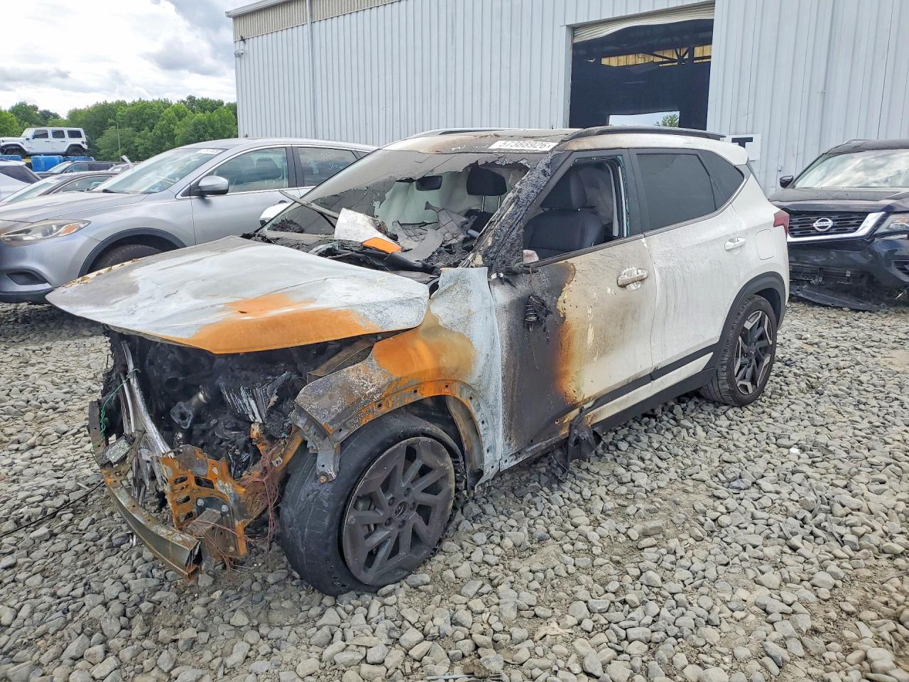 2024 Kia Seltos SX, VIN KNDETCA76R7501005 — Burn